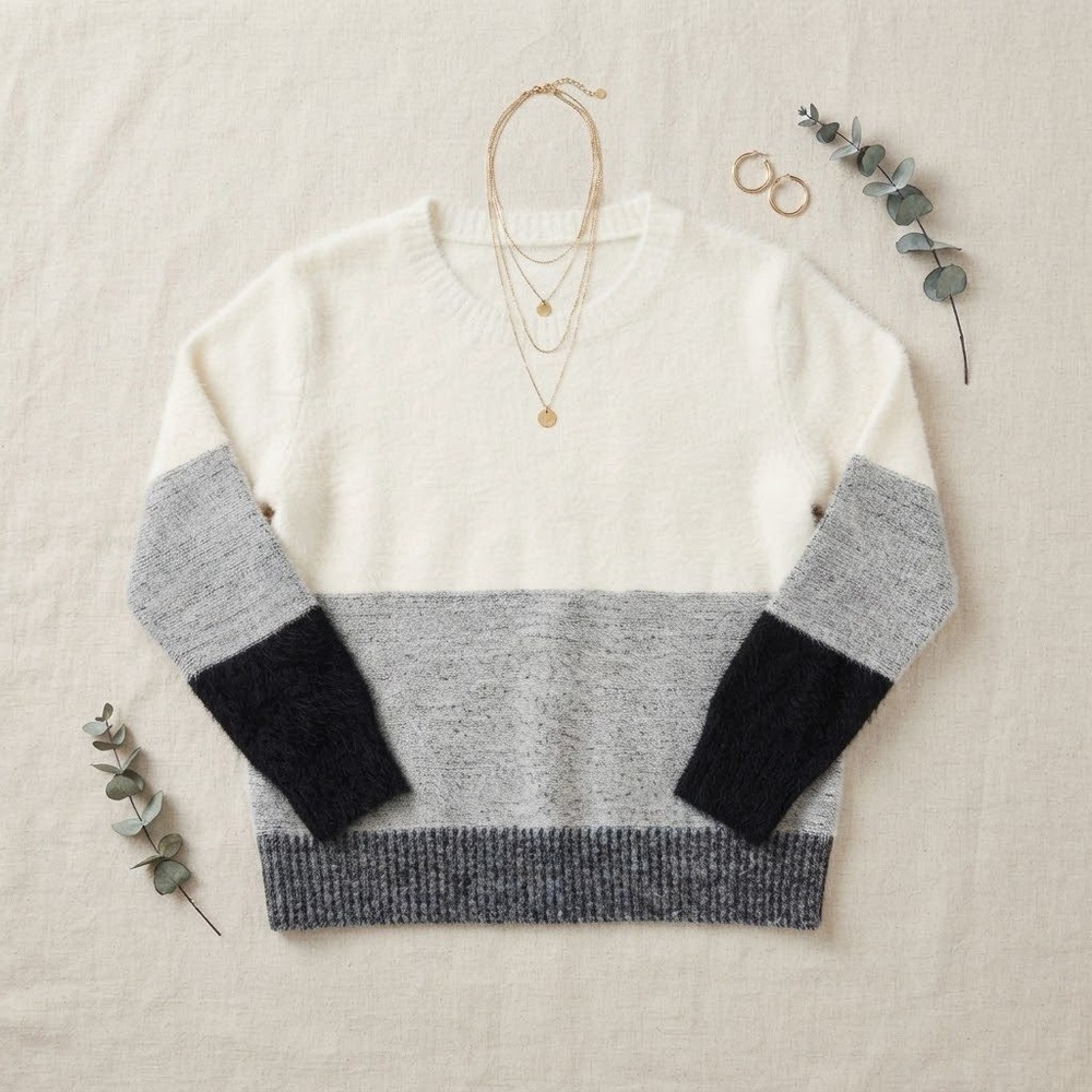 Fate Formosa Color Block Fuzzy Pullover Women XL White Grey Black Cozy Chic